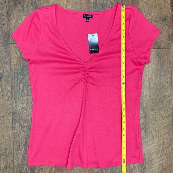 NWT Torrid Rib Knit Cinched Bust V-Neck Tee T-Shirt Top in Honeysuckle Pink 1X - Picture 6 of 7